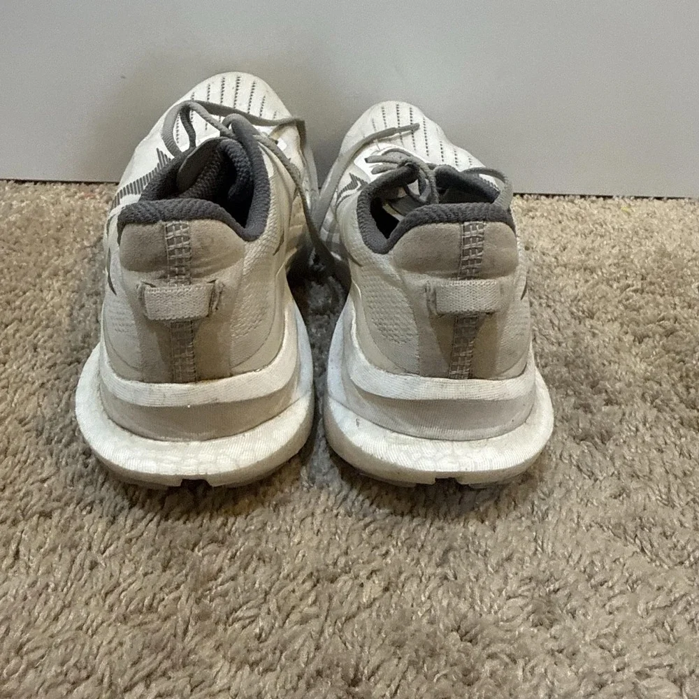 Saucony tempus shoes